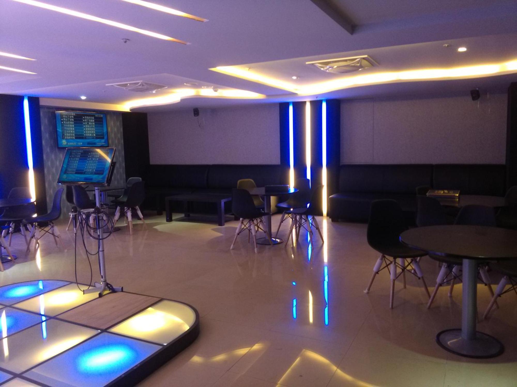 Dengfeng Milan Business Hotel Huwei Ngoại thất bức ảnh