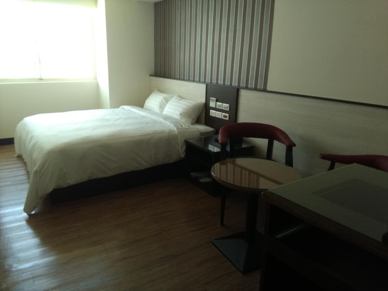 Dengfeng Milan Business Hotel Huwei Ngoại thất bức ảnh